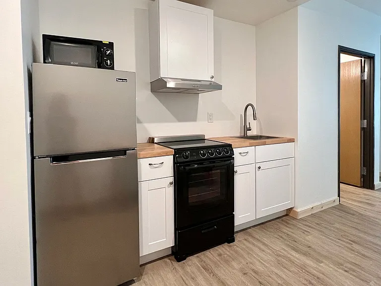 Ski Town Apartments — Photo 38