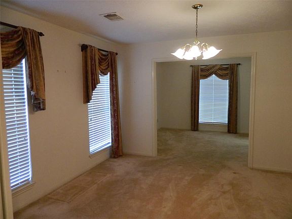 4th image of 3510 Lindenfield Dr