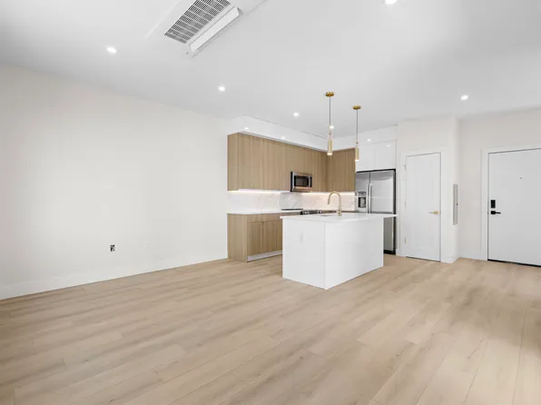 4525 Bergenwood Avenue image 25 of 74