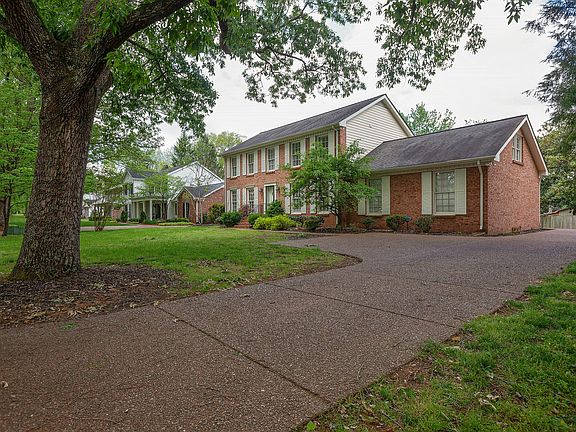 5th image of 1204 Carnton Ln