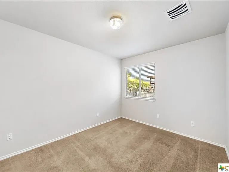 313 Wimberley St — Photo 6