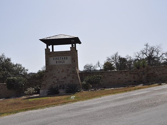 4th image of 79 Thriving Oak Dr