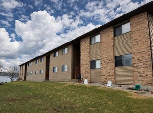 565 Dean Dr APT F, South Elgin, IL