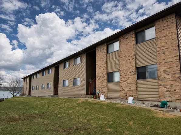 565 Dean Dr APT F, South Elgin, IL 60177