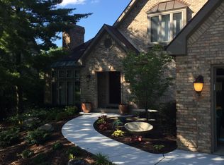 30106 White Hall Ct, Farmington Hills, MI