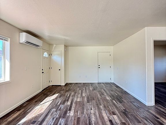 3rd image of 738 W 11th St #1