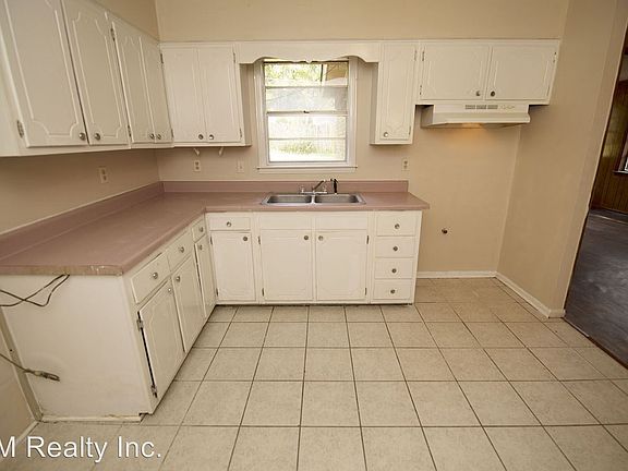 4th image of 4028 Kerwin Dr