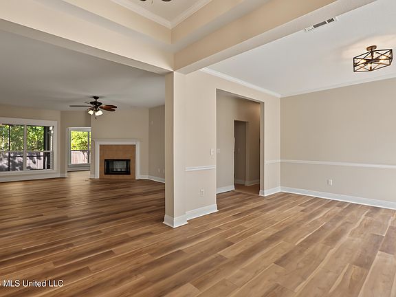 2nd image of 3213 Joy Ln