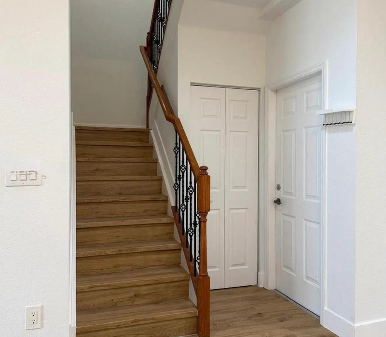 3 bed, 2.5 bath, 1740 sqft, $3,193 — Photo 3