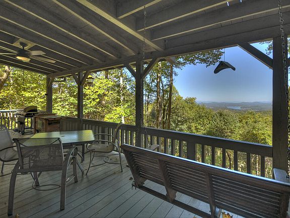 3rd image of 304 Ridge Cir