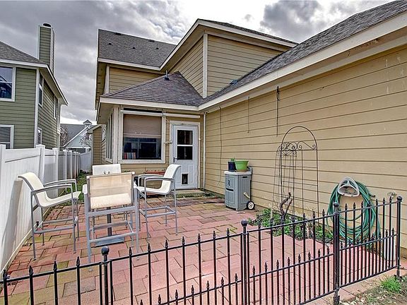 3rd image of 9913 Concord Dr
