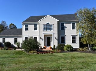 6 Beaver View Ct, Woodbury, CT 06798