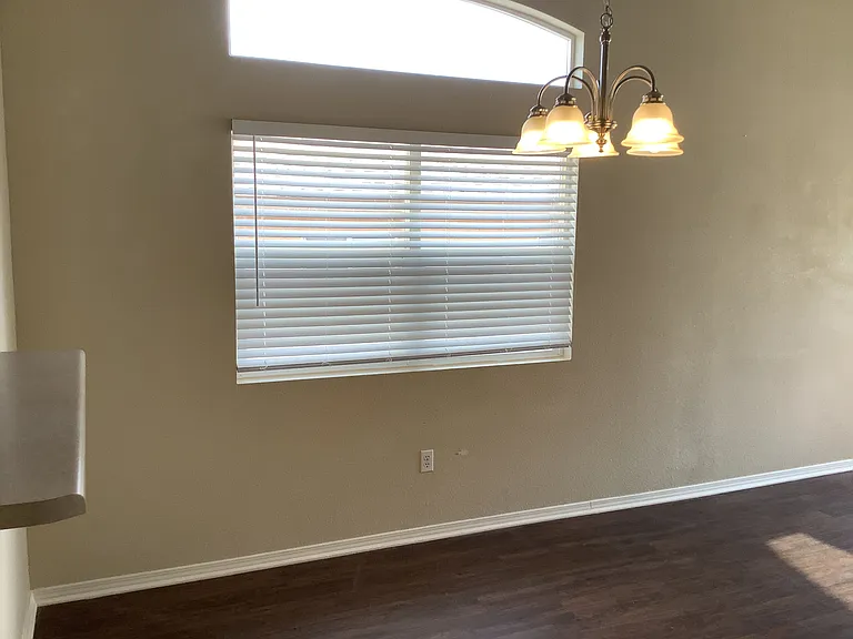 3809 Wayne Rd NE — Photo 5