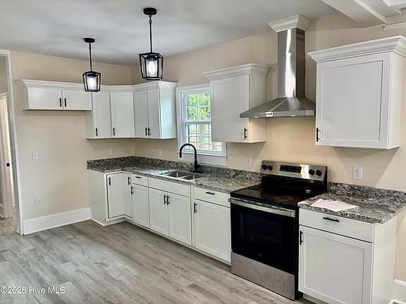 4th image of 102 E Main Street