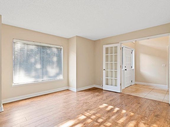 4th image of 7241 Branchtree Dr