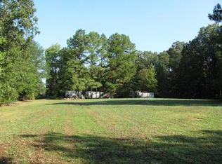 307 Connie Perry Ln, Parsons, TN 38363