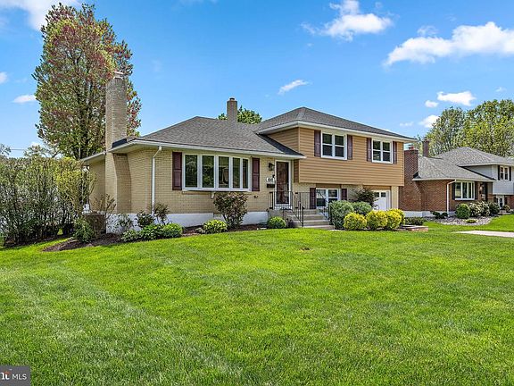 3rd image of 1010 Graylyn Rd