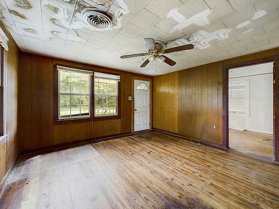 4th image of 811 48th Ave