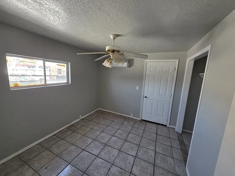 120 Heatfield St — Photo 4