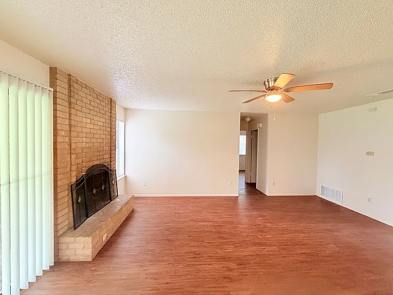 10904 Meadgreen Ct — Photo 7