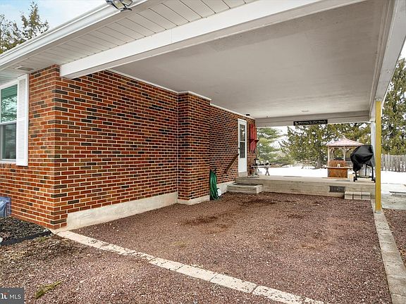 5th image of 1101 Church Rd