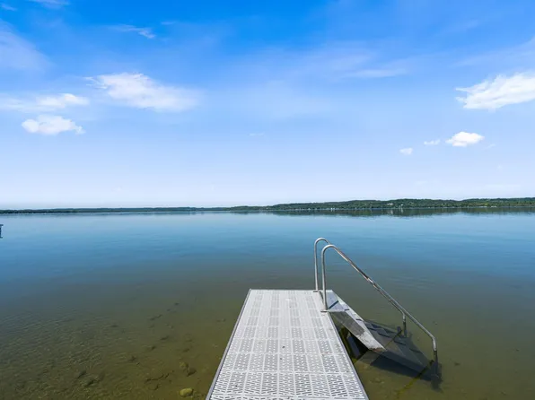 8440 S Lakeview Rd, Traverse City, MI 49684
