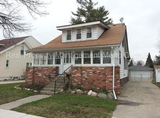 16197 Chesterfield Ave, Eastpointe, MI 48021