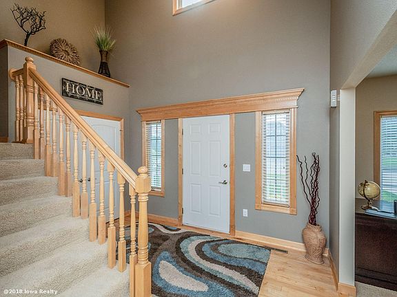 3rd image of 6717 Bramwell Ct