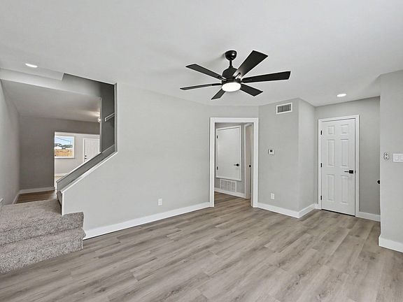 4th image of 136 Valencia Dr