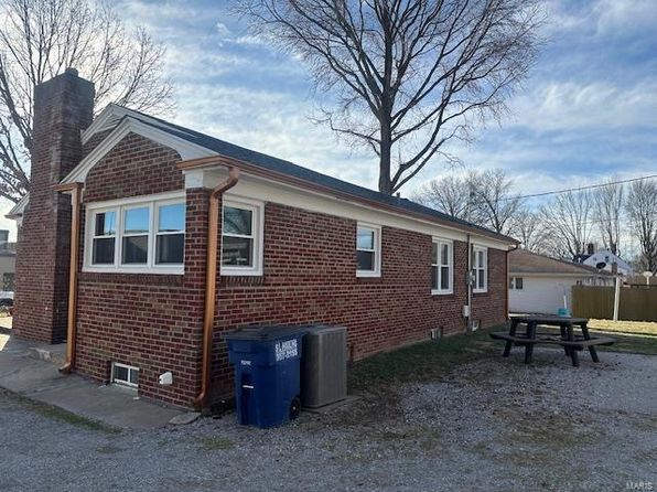 109 Panther Dr, Pinckneyville, IL 62274
