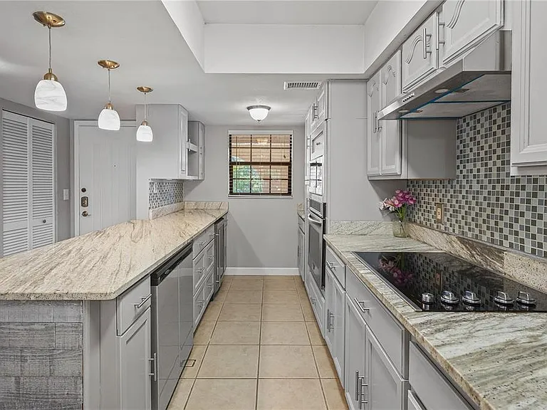 1750 Belleair Forest Dr #C20 — Photo 8