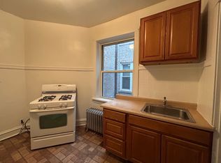 2039 W Greenleaf Ave APT 2, Chicago, IL 60645