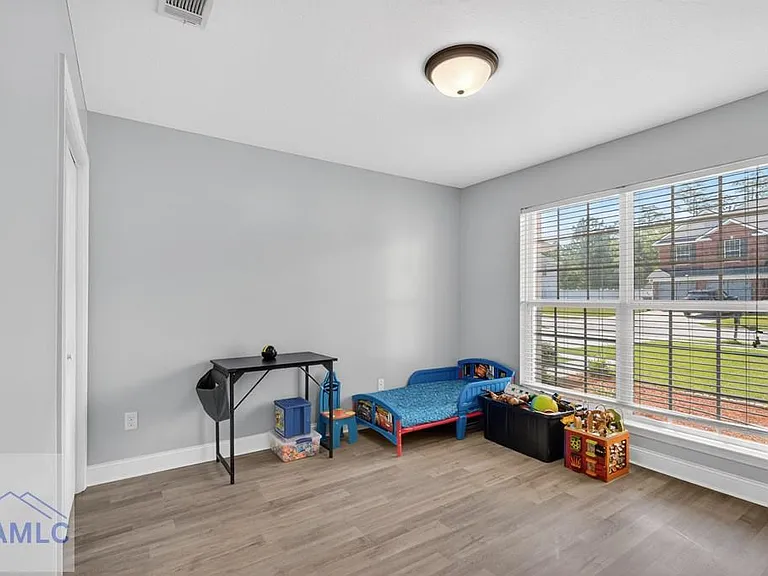 182 Grandview Dr — Photo 20
