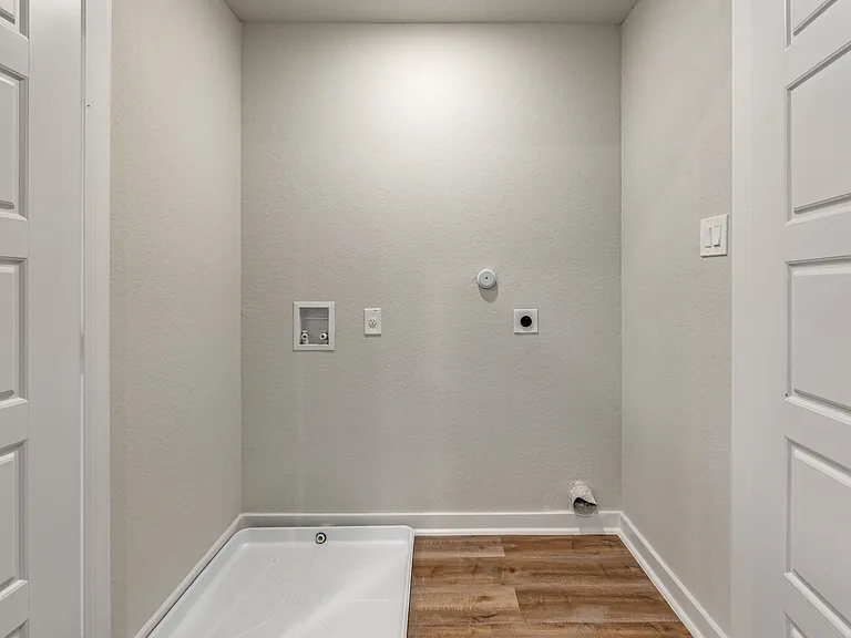 721 Ryan Xing — Photo 13
