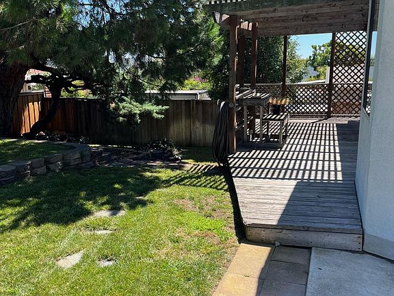 5th image of 1529 Minden Dr
