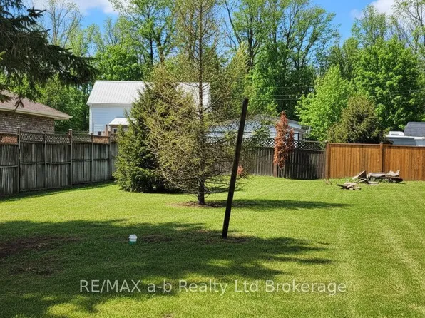 10 North Court St E, Norwich, ON N0J 1P0