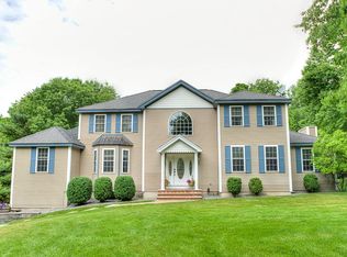 11 Osgood St, Windham, NH 03087