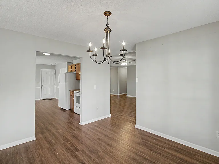 1110 Cornett Ct — Photo 6