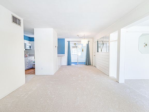 3rd image of 1159 Oakview Dr
