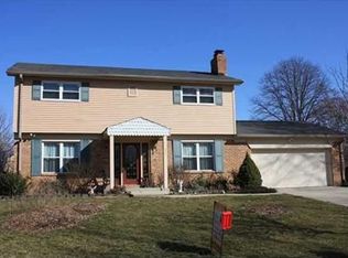 731 Hillcrest Dr, Greenwood, IN 46142