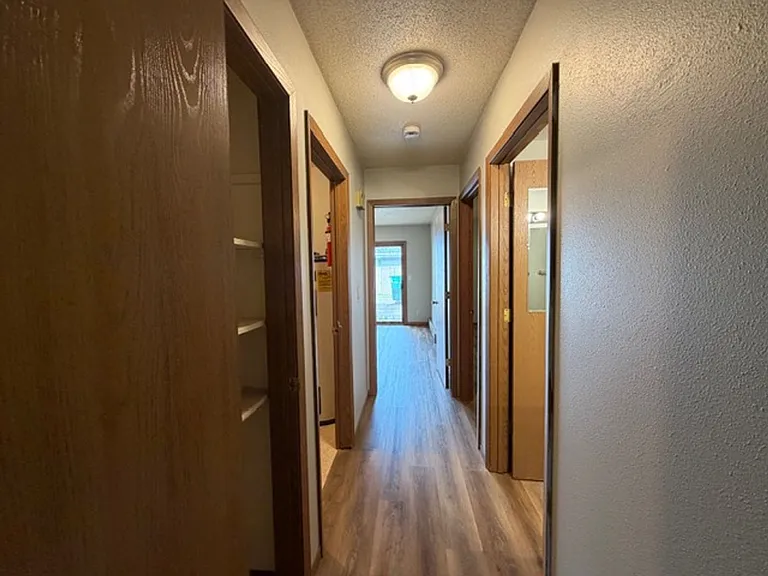 3210 Oak Knoll Dr — Photo 4