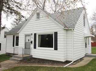 627 E Summit Ave, Fergus Falls, MN 56537