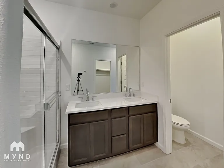 1688 Bullock Dr — Photo 9