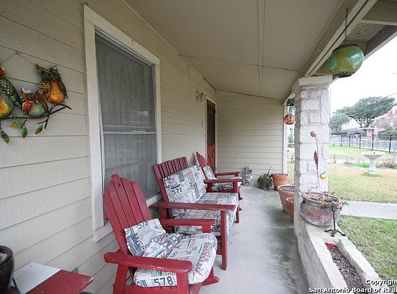 3rd image of 1522 Lennon Ave