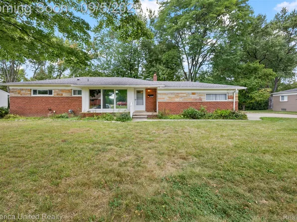 27969 Green Willow St, Farmington Hills, MI 48331