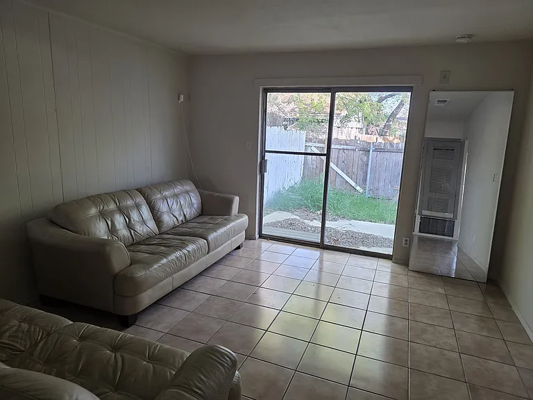 903 N Meadows Dr #C — Photo 9