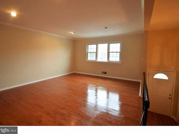 4th image of 17 Featherbed Ct