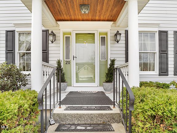 5th image of 20 Valleywood Drive