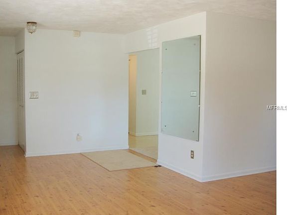 4th image of 1455 N Lyndell Dr