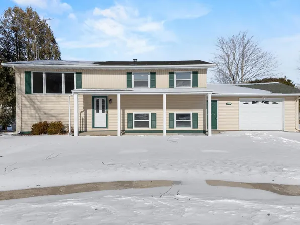 2934 43rd St, Two Rivers, WI 54241